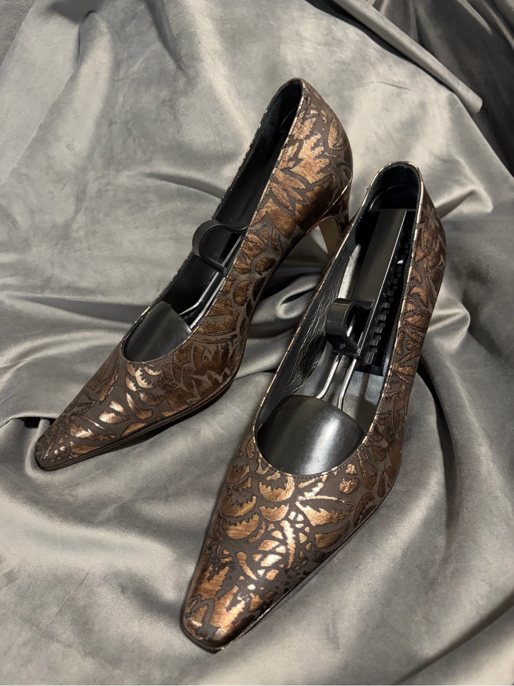 L.Biaggiotti Elegant Women's Bronze Patterned Pointed-Toe Pumps